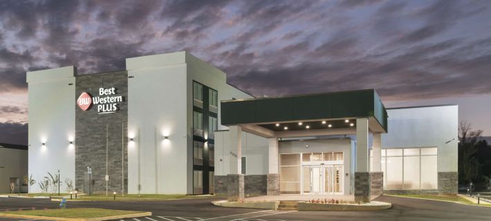 Best Western Plus Mobile Inn  Suites Отели в г. Мобил
