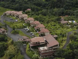 Hotel Arenal Kioro Suites & Spa