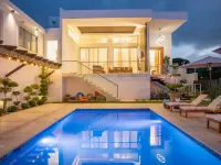 ¡ Lujosa Villa Nueva Con 5 Hab y 6 Baños En Sosua ! -  Casas de vacaciones