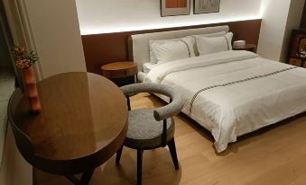 Yingju Homestay (Qiujiang Road)