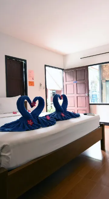 ห้องสแตนดาร์ดเตียงควีนไซส์พร้อมระเบียง-ห้องปลอดบุหรี่