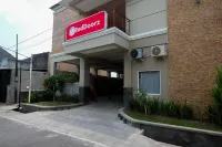 RedDoorz Syariah @ Klodran Solo Hotels in Dibal