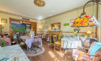 The Maid's Quarters Bed Breakfast & Tearoom