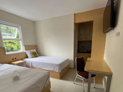 Urbanview Indria Inn Solo by RedDoorz Hotels near Dalem Kalitan
