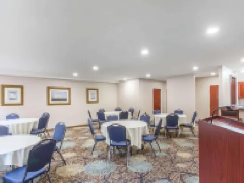 帕特里奧茨波因特舒適套房酒店 快樂山酒店