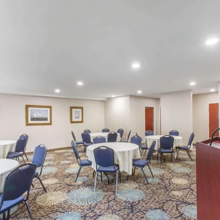Comfort Inn & Suites Patriots Point