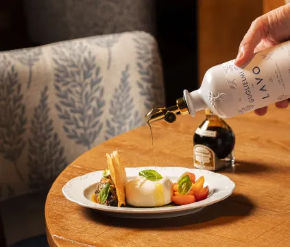 The BoTree London, Curio Collection by Hilton Mahlzeiten Photos