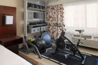 DoubleTree by Hilton San Francisco Airport - Gym