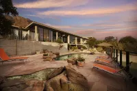 Sanctuary Camelback Mountain Resort and Spa - Bathtub