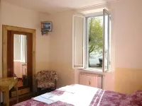 Hotel Belvedere فنادق في Clusone
