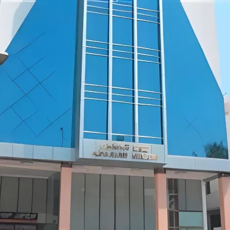 Hotel Abhimaani Vasathi, Rajajinagar Отели рядом с достопримечательностью «Торговый центр Mantri Square»