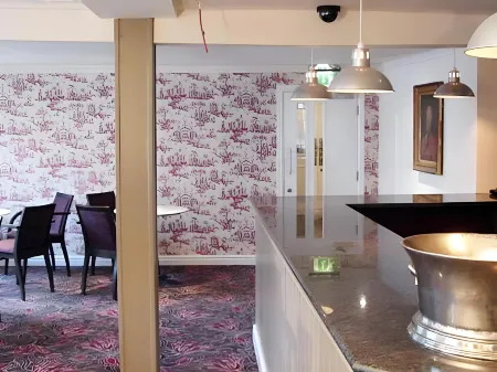 The Star and Garter Hotel Отели рядом с достопримечательностью «St Michael and All Angels West Andover and Preschool»