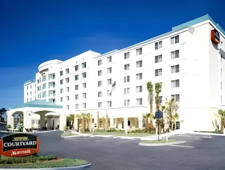 Courtyard Fort Lauderdale Airport & Cruise Port Отели в г. Дания-Бич