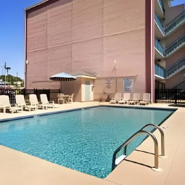 Days Inn by Wyndham Columbus-North Fort Moore