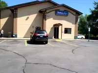 Travelodge by Wyndham Muskegon Hotel di Muskegon