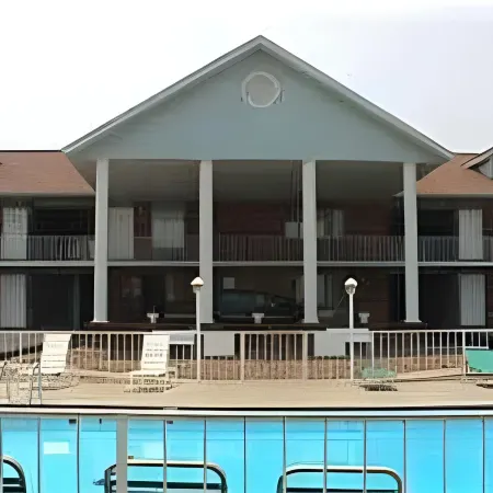 Twelve Oaks Inn