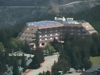 Alp Hotel Masella فنادق في La Molina-Alp