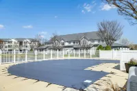 Community Pool & Private Balcony: Chic Lewes Gem - 3 estrellas