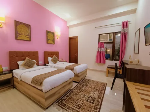 The Hideout Agra Garden Homestay - 11 Minutes to Taj Hotels in Agra