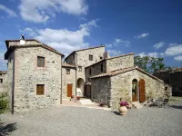 In a Wonderful Medieval Village on the Tuscan Hills, with Air Conditioning