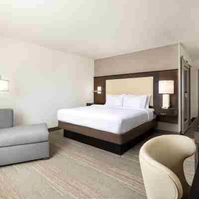 Hampton Inn & Suites Napa Rooms