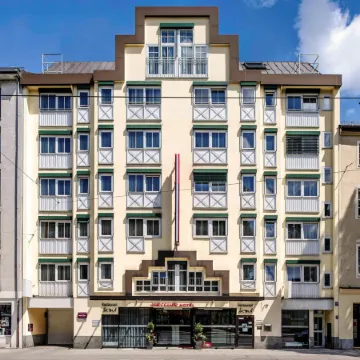 Mercure München City Schwabing Отели рядом с достопримечательностью «Станция метро Giselastraße»