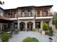 Hotel Doupiani House