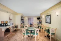 Super 8 by Wyndham Eagle Pass
