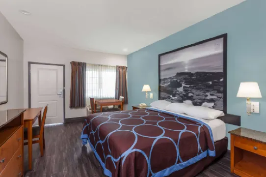 ซุปเปอร์ 8 บายวินด์แฮม เอลกาฮอน/ซานดิเอโก