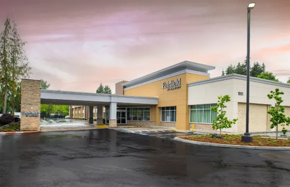 伊薩誇市萬豪萬楓酒店