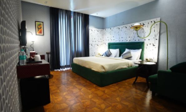 4. 더 그랜드 비칼..