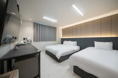 EASY STAY HOTEL Отели рядом с достопримечательностью «Национальный университет Чоннам»