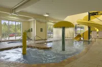 Super 8 by Wyndham Sainte Agathe des Monts Hotels in Val-David