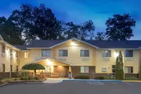 Super 8 by Wyndham Radford VA Hotel a Radford