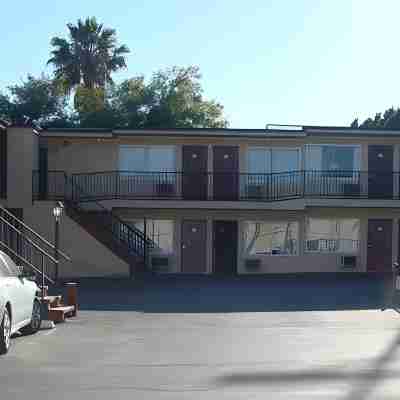 La Casa Inn Hotel Exterior