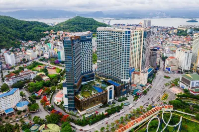 Mường Thanh Luxury Hạ Long Centre II (Former Mường Thanh Luxury Hạ Long Residence) Các khách sạn gần Chợ Cao Thắng