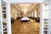 메이페어 호텔 툰넬른