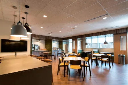 Fairfield Inn & Suites Philadelphia Valley Forge/Great Valley Отели в г. Деволт