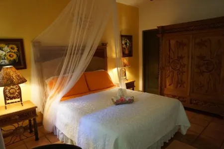 The Mexican Inn Отели рядом с достопримечательностью «Природная арка Кабо-Сан-Лукас»