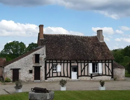 Les Hautes : Charmante Ferme Solognote Hotels in Ligny-le-Ribault