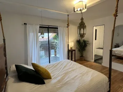 Tropical Pool House Hotel in zona Rough & Ready Park