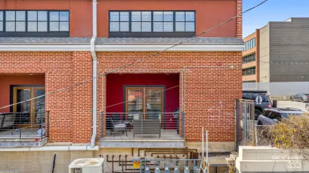 Dickson St. Hideaway Отели рядом с достопримечательностью «Арканзас Эр энд Милитари Музеум»