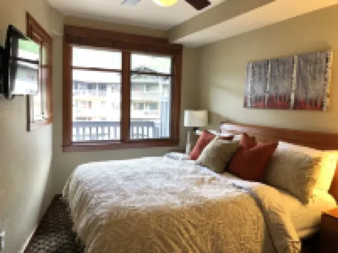 Prime Location Inside Palisades Village.  Steps to Gondola. 1 Bdrm -Sleeps 4 Hoteles en Squaw Valley