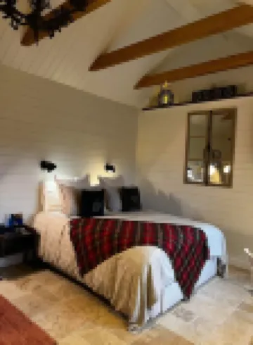 Charming stone Bothy at Loch Lomond