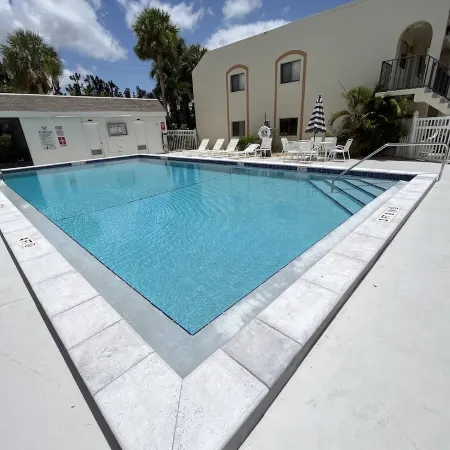 NEW condo! Just 15 min to Ft Myers and Sanibel beach! Great Location!!