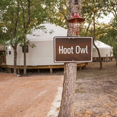 Hoot Owl Yurt/Cold A/C! Hot Tub/Medina River/Close to Downtown/RiverYurtVillage