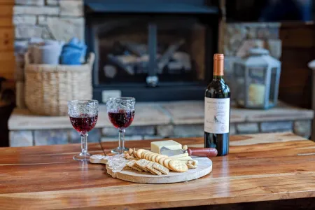 Raven Cliff - Mountain Views/7 Person Hot Tub