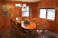 Beautiful Lakeside Cabin - Great Location & Amenities (Canoe, Kayak, Boat, etc) - Wifi