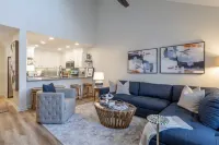 Luxurious Living, Fully Renovated w/ Amenities