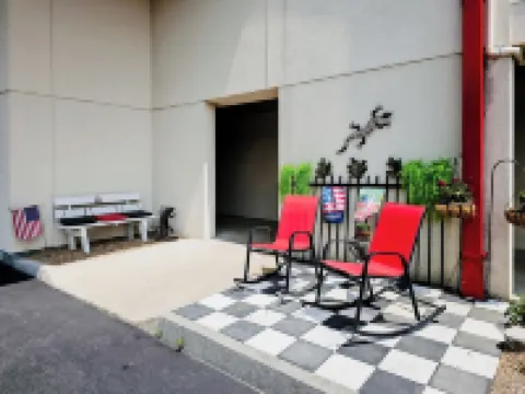 Bristol Speedway Condo- Centrally located Hard Rock Casino, Downtown, Speedway
